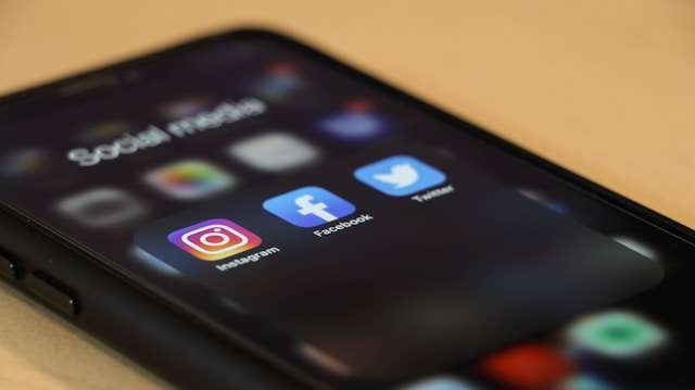 La dictadura del algoritmo: cómo las redes sociales están reescribiendo la democracia